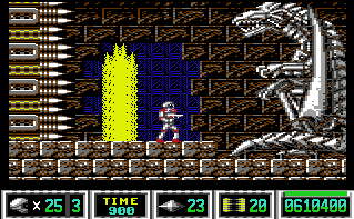 Level 4-1: Der Drachen spuckt Feuer und will mich durch Flügelschlagen gegen die Stachelwand drängen. HILFE !!!!!!!!!